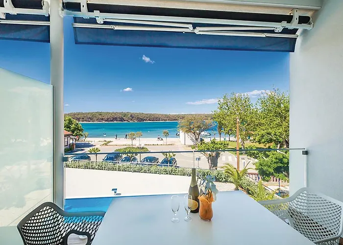 Appartement 1 Bedroom Lovely In Punat