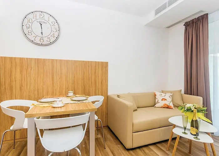 1 Bedroom Lovely In *