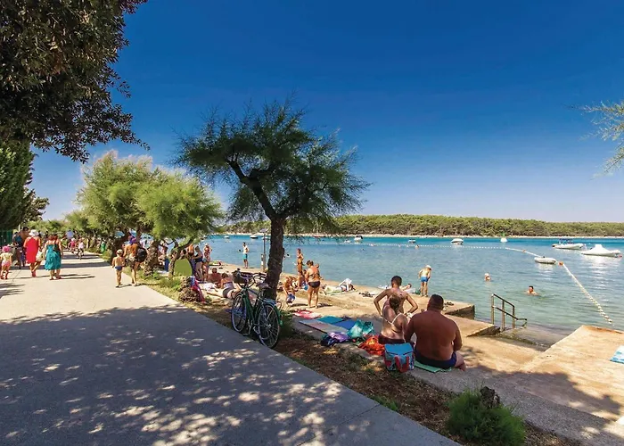 Appartement 1 Bedroom Lovely In Punat
