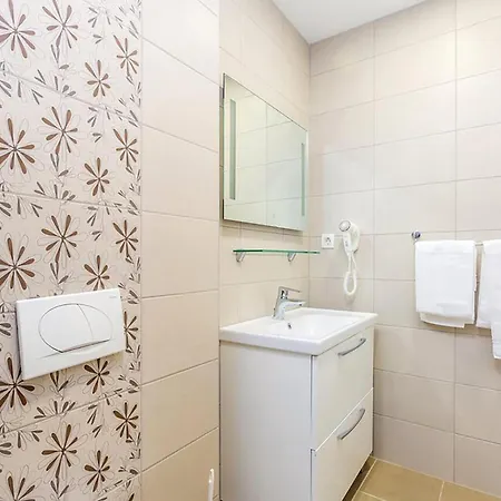 Amazing In With Wifi Apartman Punat