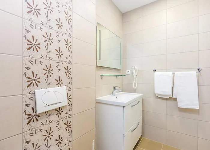 1 Bedroom Lovely In Apartman Punat